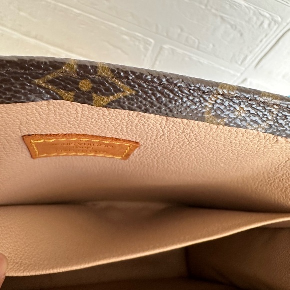 ❤️‍🔥Authentic LV sac plat in GM size❤️‍🔥 - Picture 15 of 17